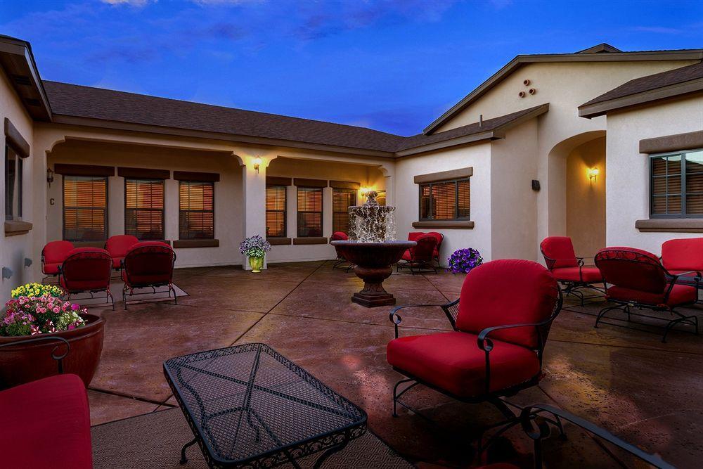 The Courtyard Villas Hobbs Bagian luar foto